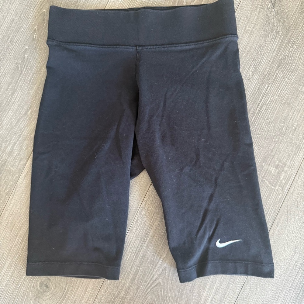 Nike Womens Sportswear Essential Bike Shorts Black High Waisted XS CZ8526-010